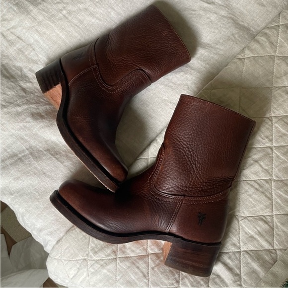 Frye Shoes - FRYE Short campus zipper boots size 8.5 brown zip up shortie